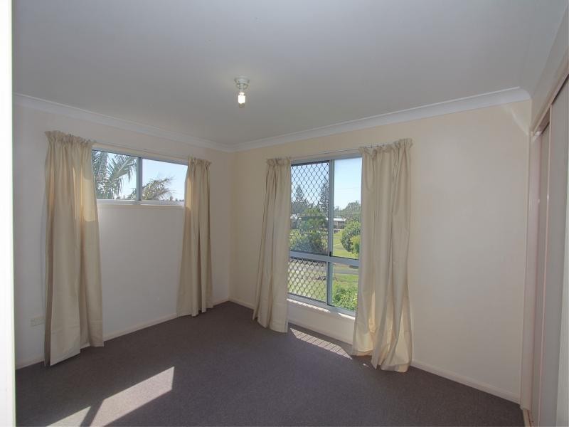 6 Lihs Street, Elliott Heads QLD 4670