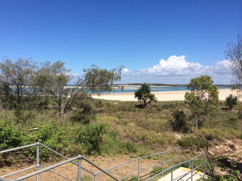 6 Lihs Street, Elliott Heads QLD 4670