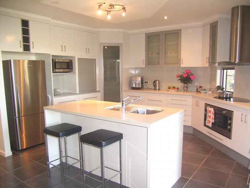 4 Amber Cl, Bargara QLD 4670