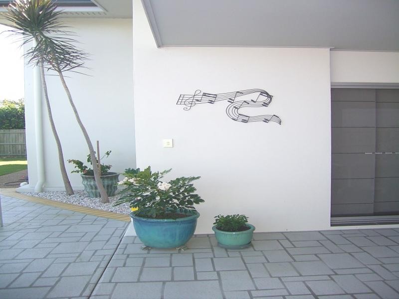 4 Amber Cl, Bargara QLD 4670