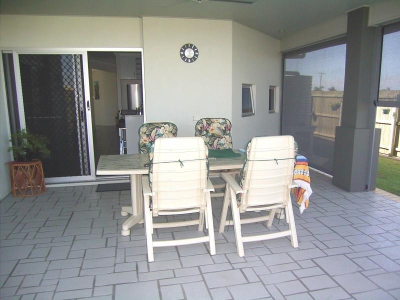 4 Amber Cl, Bargara QLD 4670