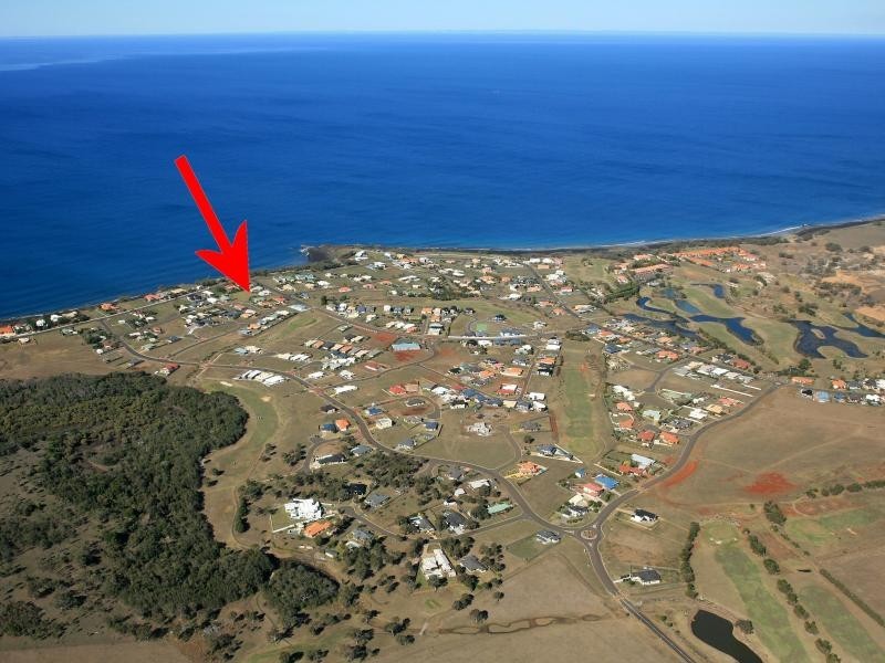 24 Marian St, Coral Cove QLD 4670