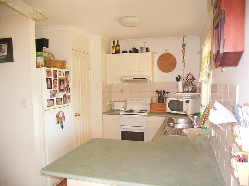 4 Bisdee Street, Coral Cove QLD 4670