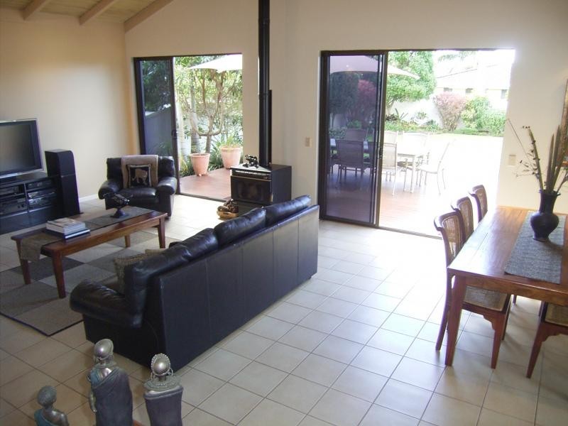 40 Avenell St, Avenell Heights QLD 4670