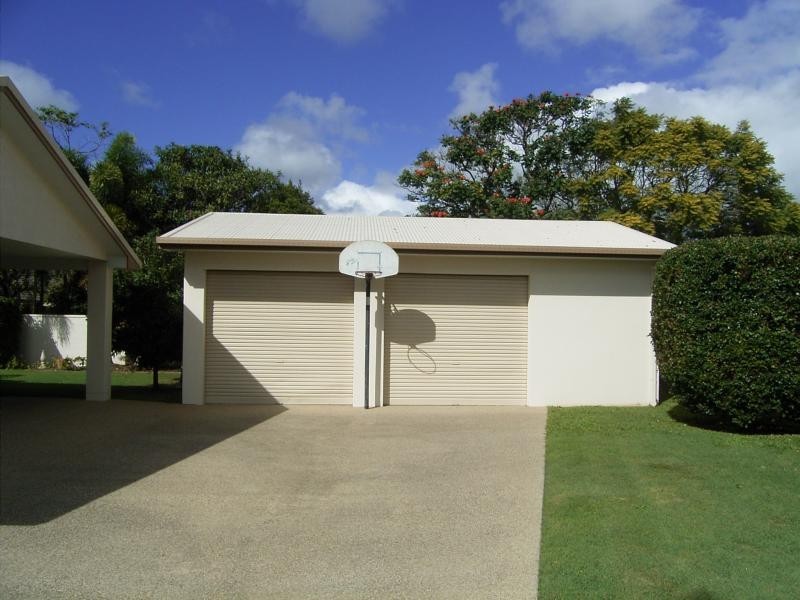 40 Avenell St, Avenell Heights QLD 4670