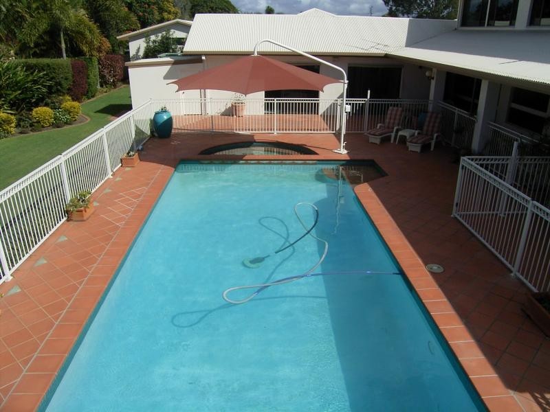 40 Avenell St, Avenell Heights QLD 4670