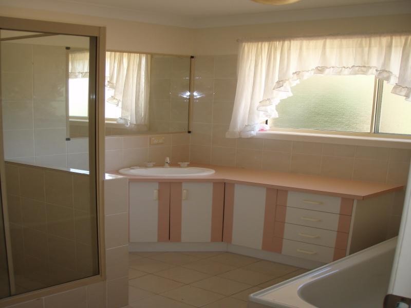46 Barolin Esp, Coral Cove QLD 4670