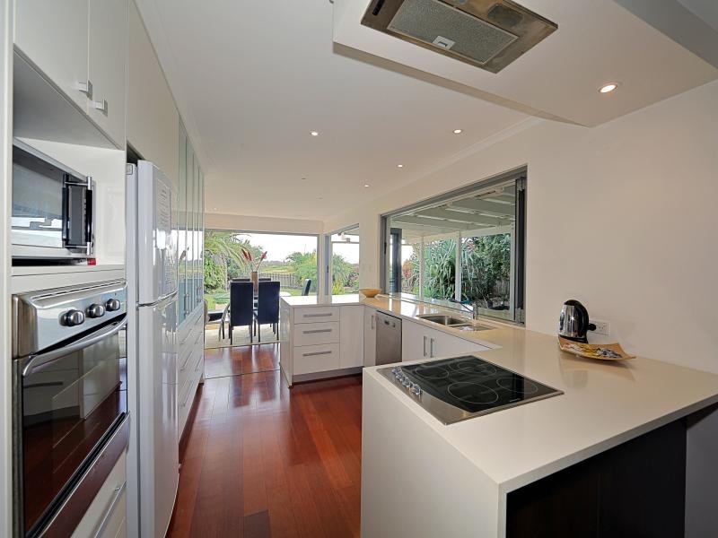 11 Palm Street, Innes Park QLD 4670