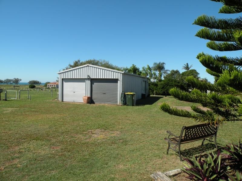 188 Shelley St, Burnett Heads QLD 4670