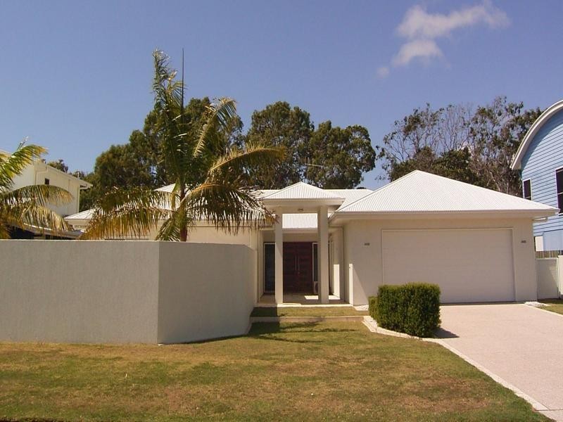 77 Fairway Dr, Bargara QLD 4670