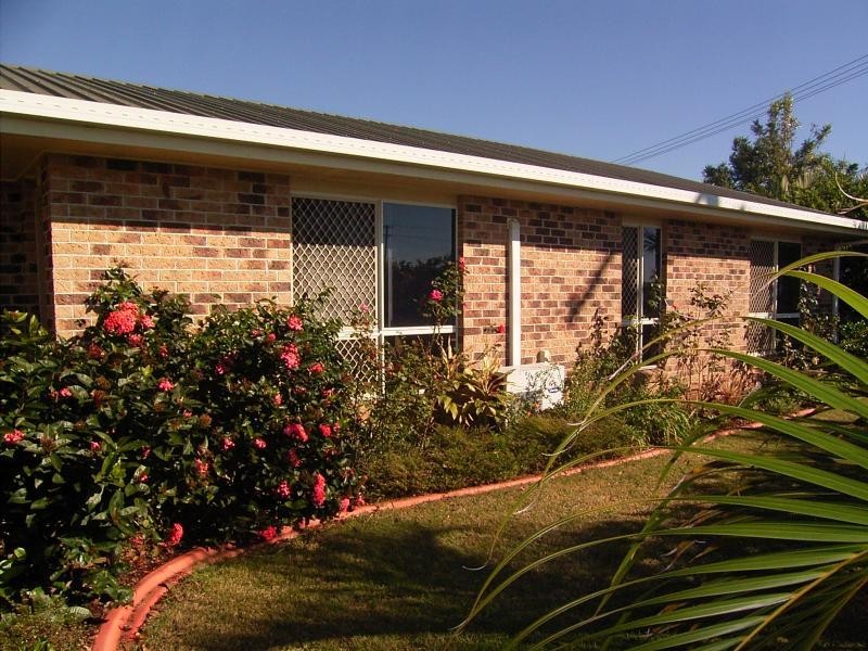 24 Logan Rd, Innes Park QLD 4670