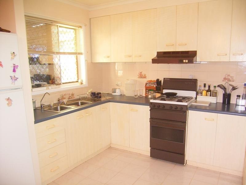 24 Logan Rd, Innes Park QLD 4670