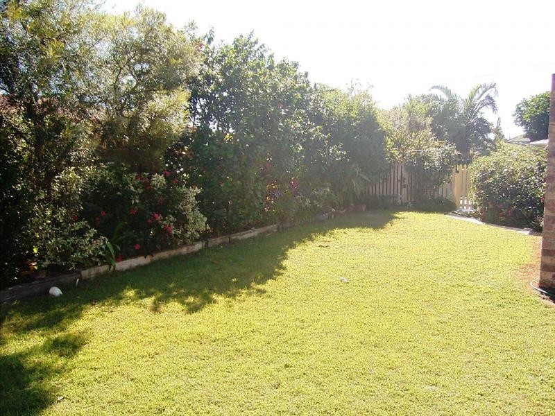 24 Logan Rd, Innes Park QLD 4670