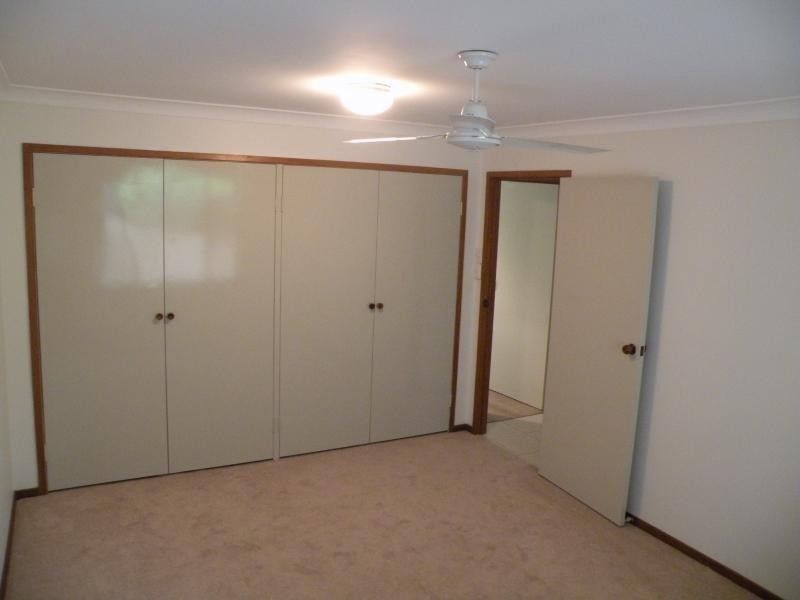 11 Hilltop Ave, Qunaba QLD 4670