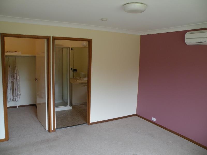 11 Hilltop Ave, Qunaba QLD 4670