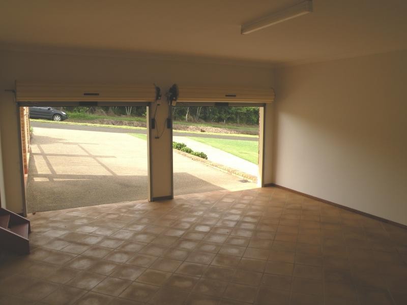 11 Hilltop Ave, Qunaba QLD 4670