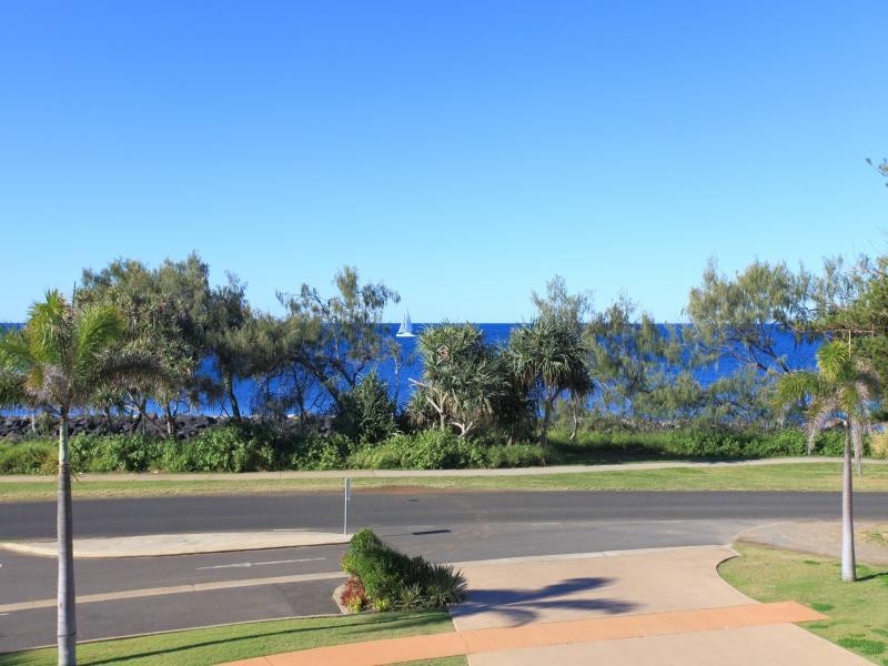 207/23 Esplanade, Bargara QLD 4670