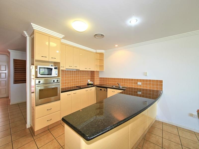 38/1 Pebble Beach Dr, Coral Cove QLD 4670