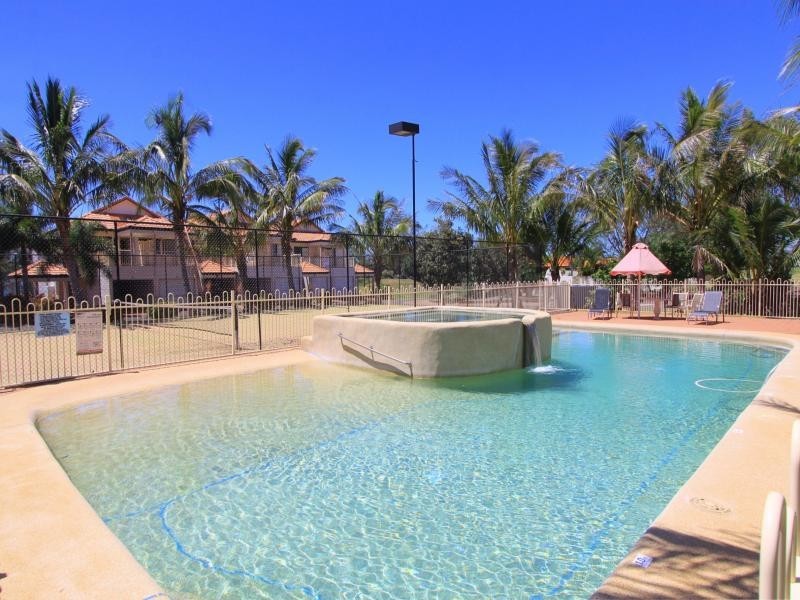 38/1 Pebble Beach Dr, Coral Cove QLD 4670