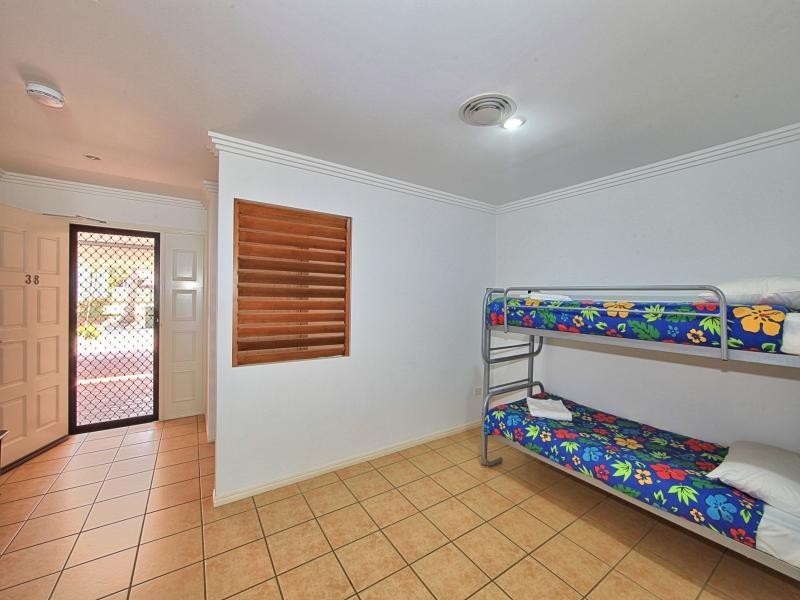 38/1 Pebble Beach Dr, Coral Cove QLD 4670