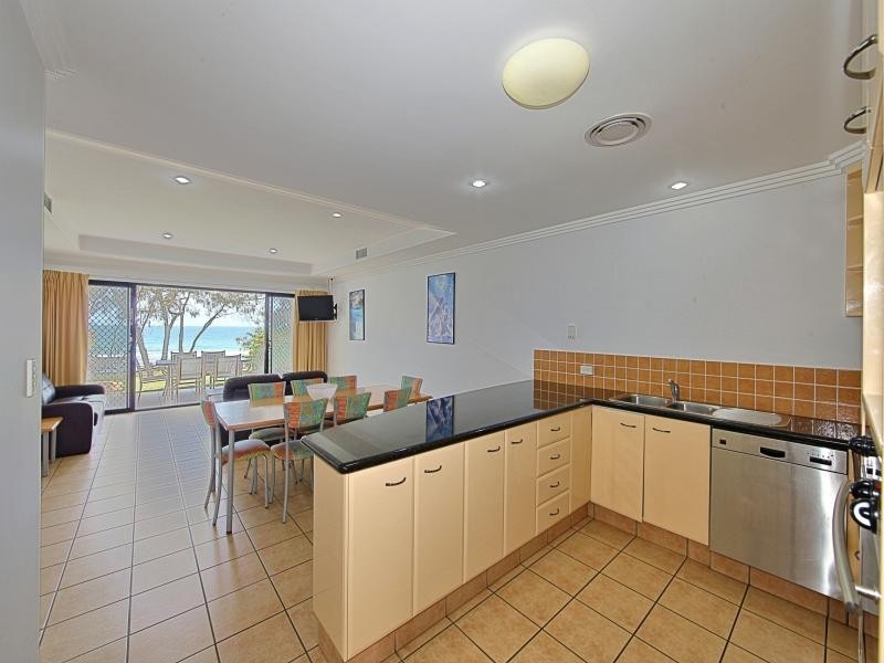 37/1 Pebble Beach Dr, Coral Cove QLD 4670