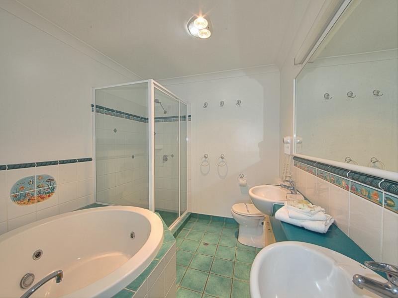 37/1 Pebble Beach Dr, Coral Cove QLD 4670