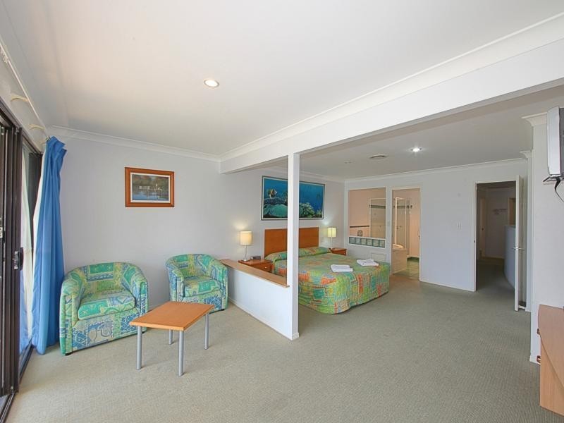 37/1 Pebble Beach Dr, Coral Cove QLD 4670