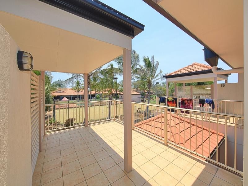37/1 Pebble Beach Dr, Coral Cove QLD 4670
