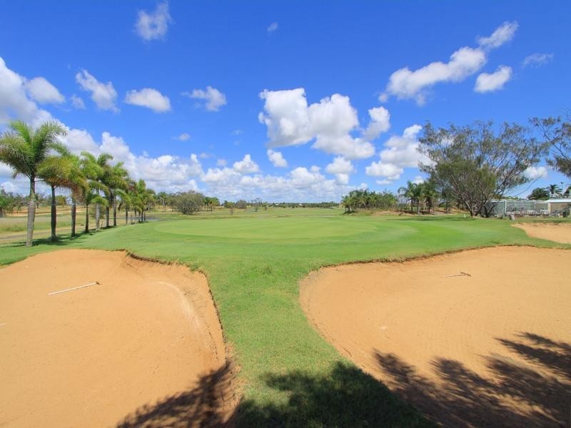 37/1 Pebble Beach Dr, Coral Cove QLD 4670