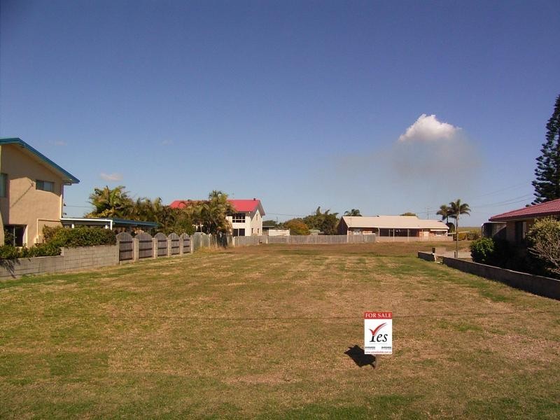 127 Sea Esplanade, Burnett Heads QLD 4670