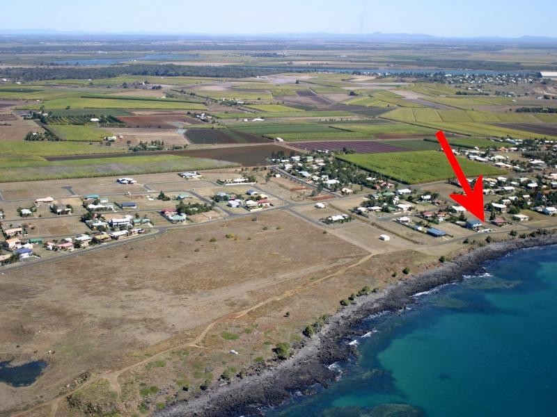 127 Sea Esplanade, Burnett Heads QLD 4670