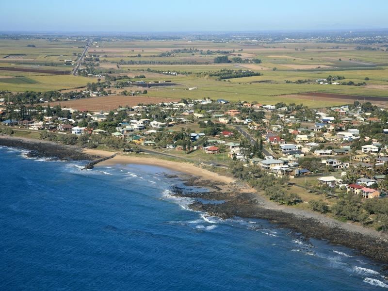 127 Sea Esplanade, Burnett Heads QLD 4670