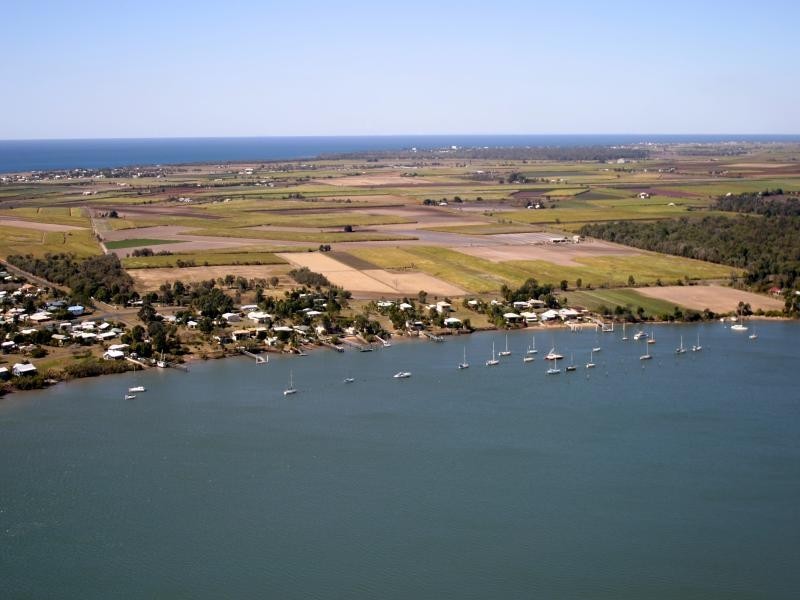 127 Sea Esplanade, Burnett Heads QLD 4670