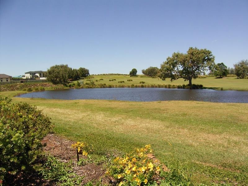 7 Rita Place, Coral Cove QLD 4670