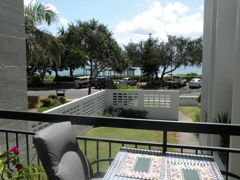 2/41 Esplanade, Bargara QLD 4670