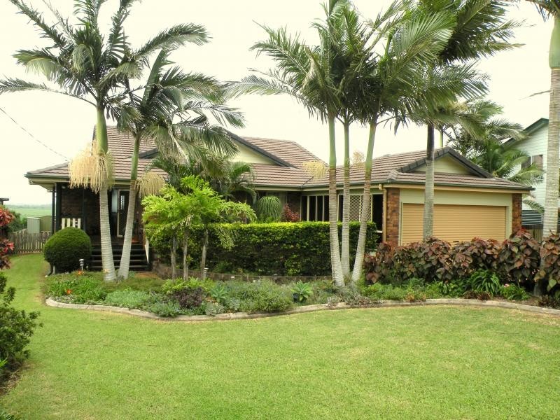 10 Grotherr St, Qunaba QLD 4670