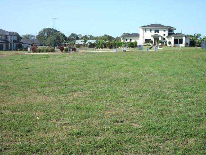 27 Coral Cove Dr, Coral Cove QLD 4670