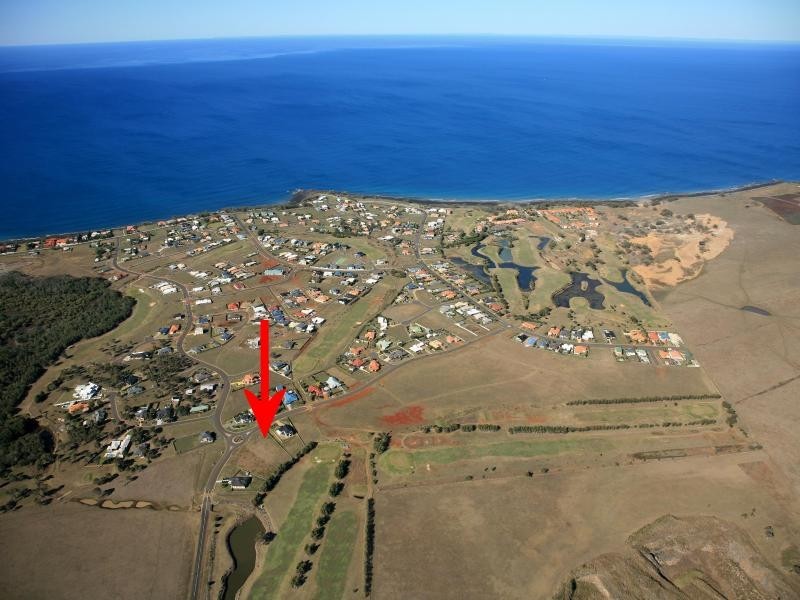 27 Coral Cove Dr, Coral Cove QLD 4670