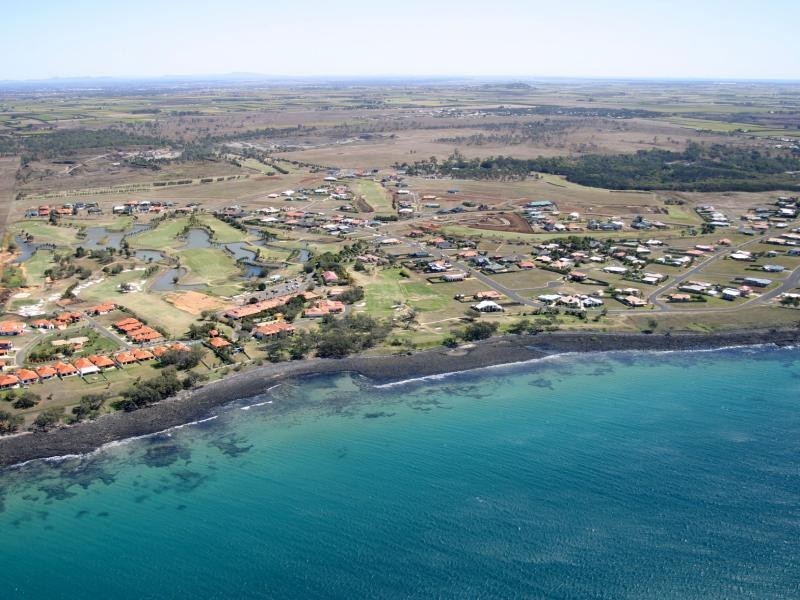 6 Leon Place, Coral Cove QLD 4670