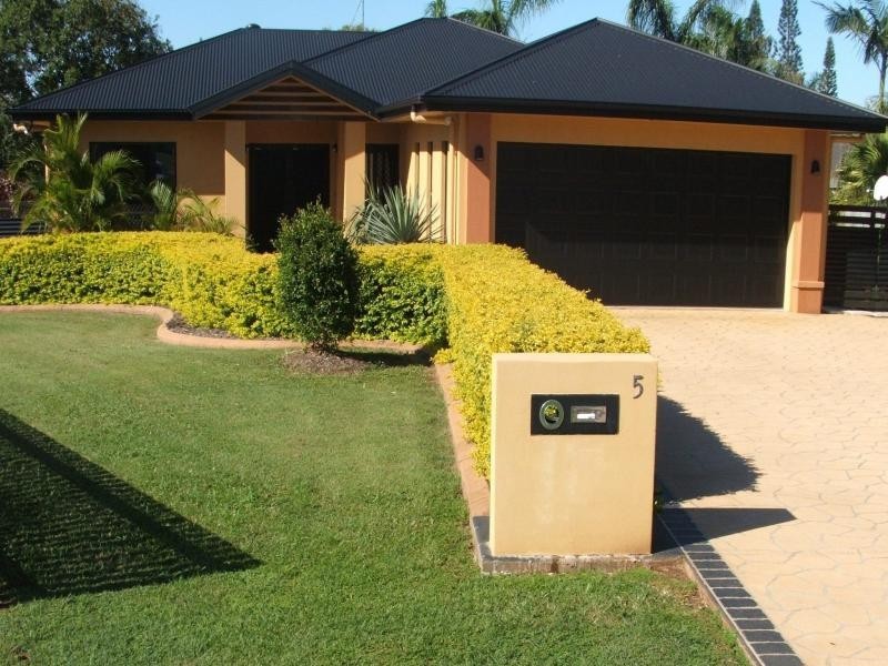 5 Munckton Cres, Innes Park QLD 4670