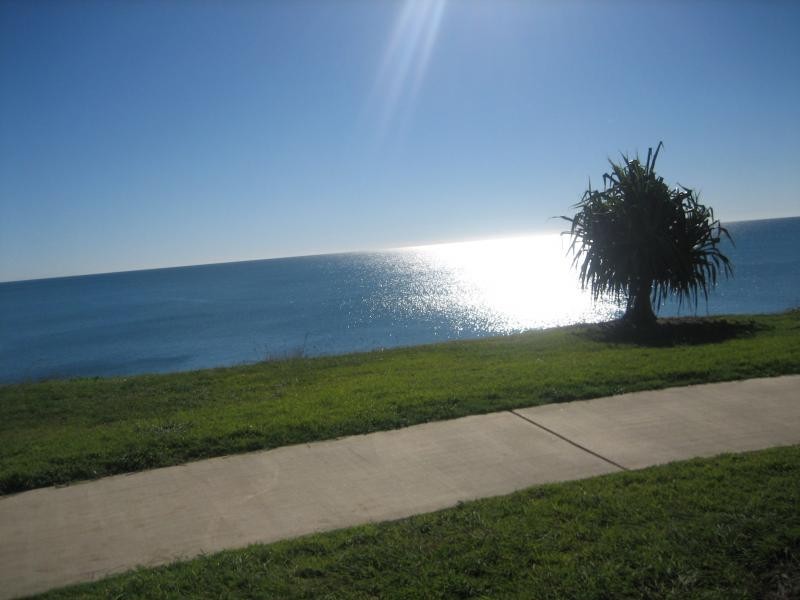 9 Betty Close, Coral Cove QLD 4670