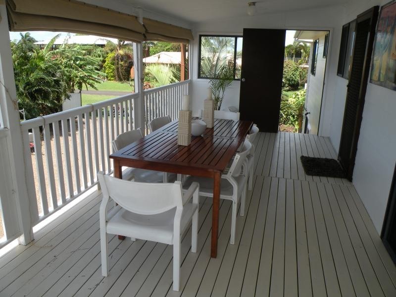 33 Dante St, Burnett Heads QLD 4670