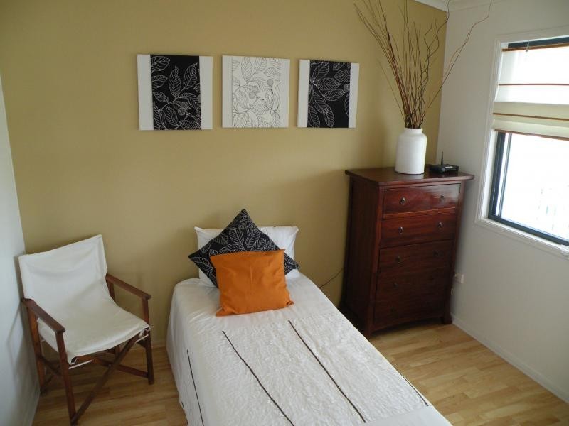 33 Dante St, Burnett Heads QLD 4670