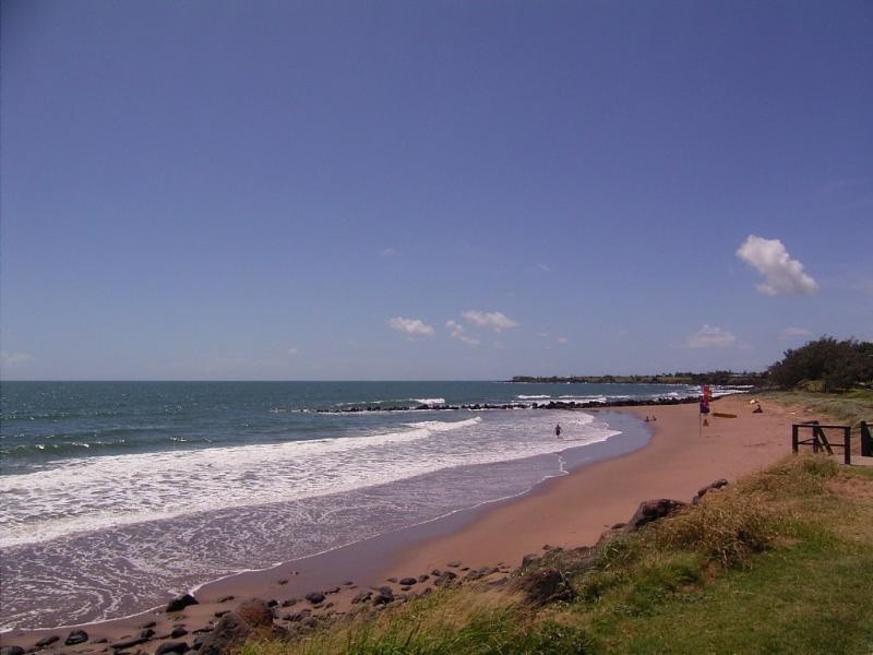 11 Cove St, Burnett Heads QLD 4670