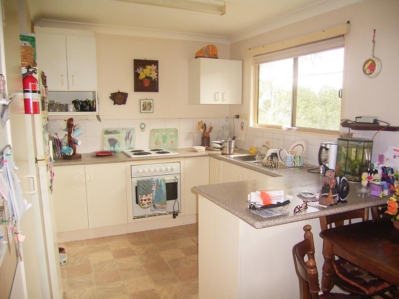 6 Powers Street, Burnett Heads QLD 4670