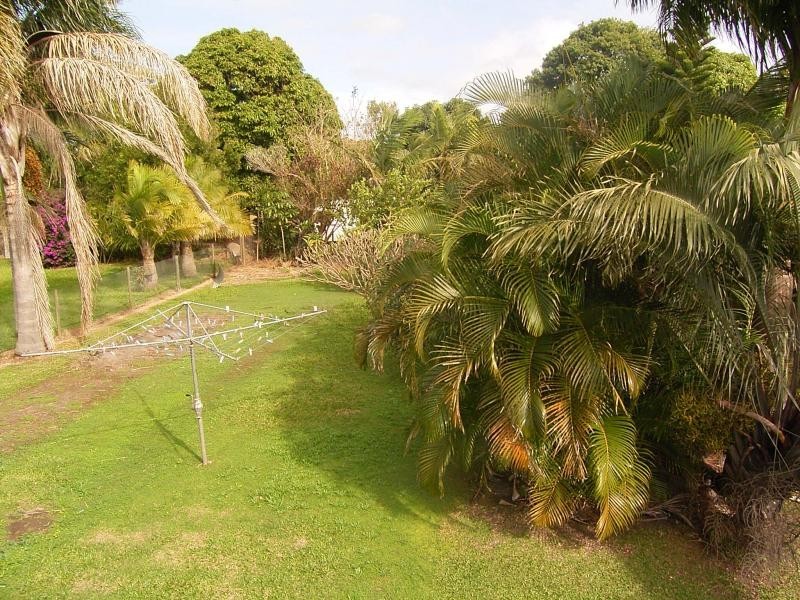 6 Powers Street, Burnett Heads QLD 4670