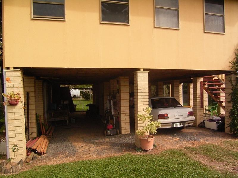 6 Powers Street, Burnett Heads QLD 4670