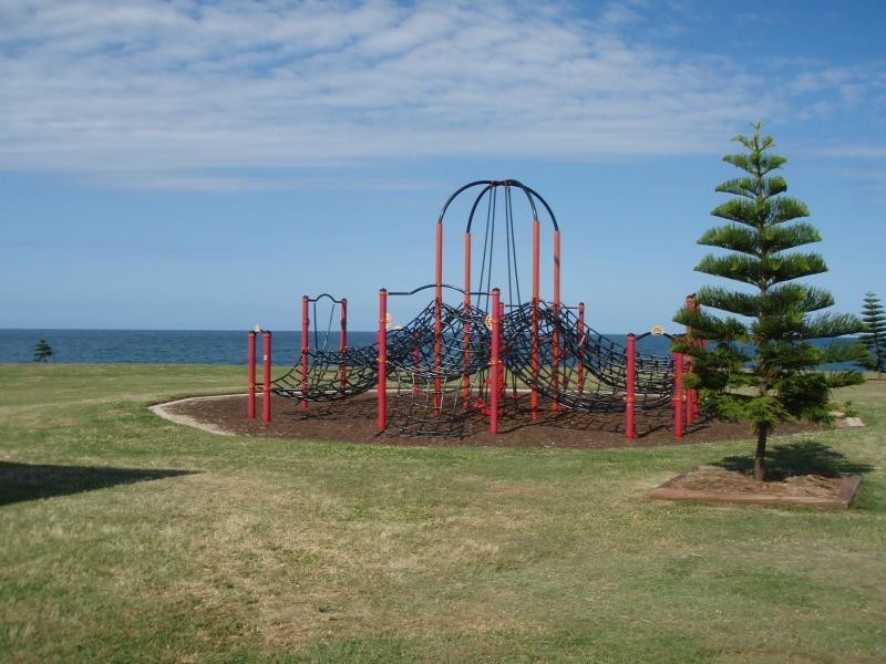 3 Sea Esplanade, Burnett Heads QLD 4670