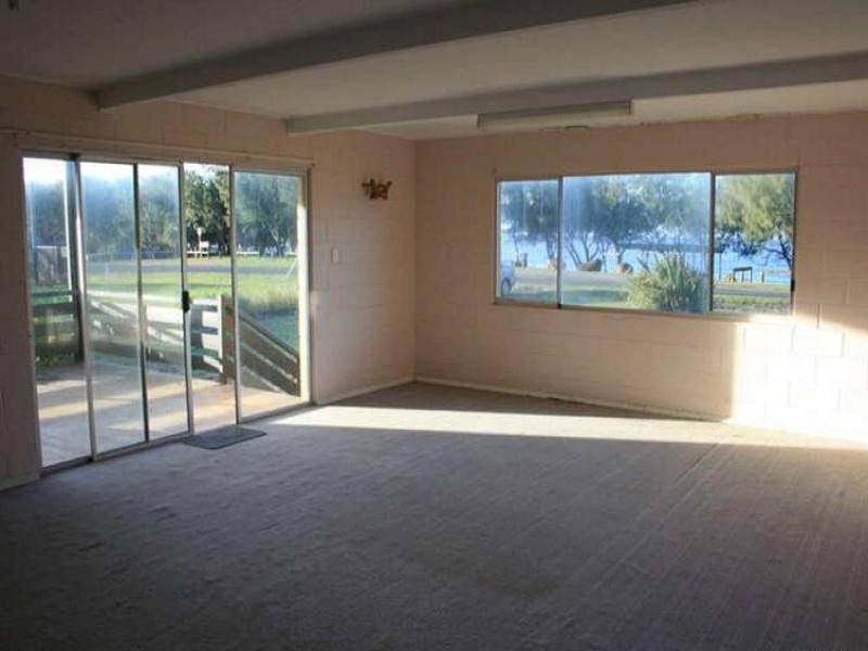 3 Sea Esplanade, Burnett Heads QLD 4670
