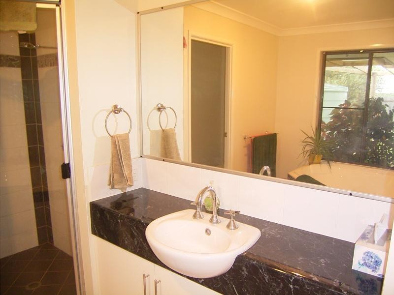 20 Neptune Street, Burnett Heads QLD 4670